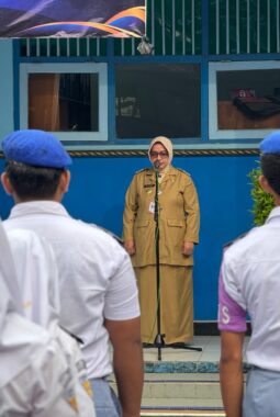 Pimpin Upacara di SMK Nurussalaf Kemiri, Bupati Purworejo Tekankan Penguatan Karakter dan Akhlak Mulia