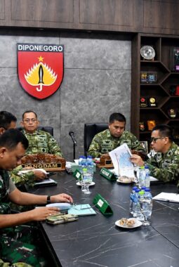Pangdam IV/Diponegoro Hadiri Vicon Rapat Evaluasi Percepatan Pembangunan KDKMP yang Dipimpin Wapang TNI
