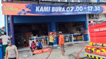 Toko Cat Lancar Baleharjo Keluarkan Kepulan Asap, Satu Orang Dilarikan ke Rumah Sakit