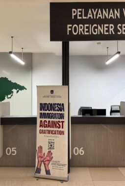 WNA Wajib Menjaga Ijin Tinggal Agar Tetap berlaku Walaupun WNA tersebut masih Dalam Proses Hukum