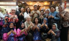 Kasad Kunjungi Stand UMKM Tambun Bungai, Jadi Penyemangat Pelaku Usaha Persit
