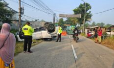 Satlantas Polres Serang Olah TKP Lakalantas di Cikeusal, Korban Dilarikan ke RSUD Serang
