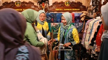 Sasirangan Todak Khas Kalimantan Bersinar di Ajang Persit Bisa 2 Jakarta