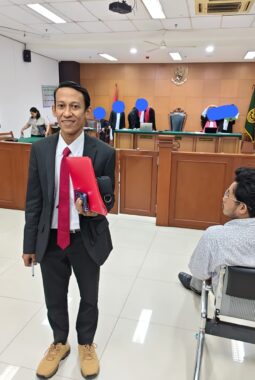 SIDANG GUGATAN PERBUATAN MELAWAN HUKUM YANG DILAKUKAN OLEH PARA PENGGUGAT AHLI WARIS DARI ALMARHUM TABA BIN KEMPING/KEMPI MELAWAN TERGUGAT PT FAST FOOD INDONESIA TBK/GERAI KFC CIRACAS. DI PENGADILAN NEGERI JAKARTA TIMUR.