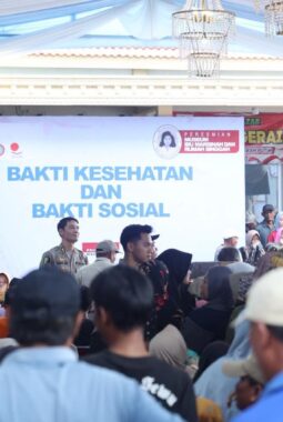Polri Untuk Masyarakat : Polda Jatim Gelar Baksos dan Bakkes untuk Ribuan Warga di Nganjuk