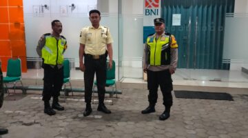 Patroli Malam Sinergi TNI–Polri di Jatisrono, Warga Merasa Aman dan Nyaman