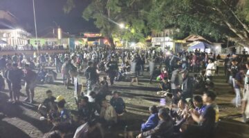 BUNGBULANG GEMURUH! RATUSAN WARGA GELAR NOBAR DI ALUN-ALUN, GEMBIRA PERSIB UNGGUL ATAS PSM  ​BUNGBULANG