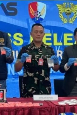 TNI AU dan Avsec Bandara SSK II Gagalkan Penyelundupan 919 Gram Sabu