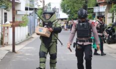 Tim Gegana Brimob Pati Periksa Paket Mencurigakan di Kudus, Ternyata Berisi Sayuran