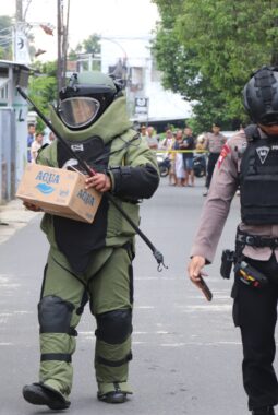 Tim Gegana Brimob Pati Periksa Paket Mencurigakan di Kudus, Ternyata Berisi Sayuran