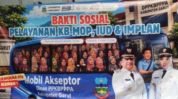 Optimalkan Pengendalian Penduduk, DisdaldukKBPPPA Garut Gelar Bakti Sosial Pelayanan KB Gratis di Bungbulang