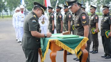 Kasdam IV/Diponegoro Pimpin Upacara Penutupan Dikmata Infanteri TNI AD Gelombang I TA 2026