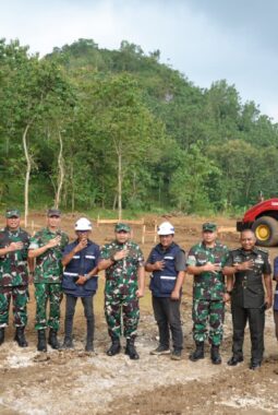 Akselerasi Kesiapan Pangkalan dan Ekonomi Desa, Kasdam IV/Diponegoro Tinjau Pembangunan Yon TP dan KDKMP