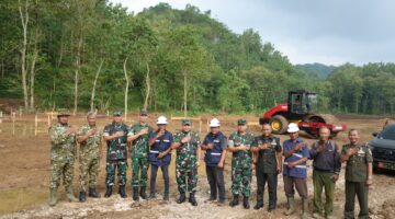 Akselerasi Kesiapan Pangkalan dan Ekonomi Desa, Kasdam IV/Diponegoro Tinjau Pembangunan Yon TP dan KDKMP