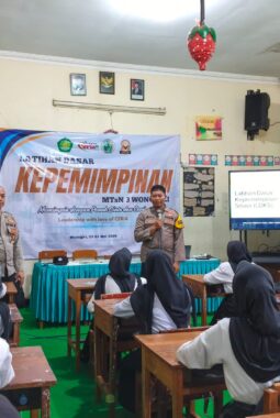 Polsek Purwantoro Tanamkan Jiwa Kepemimpinan dan Anti Bullying ke Pelajar MTsN 3 Wonogiri