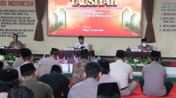 Perkuat Keimanan Anggota, Kapolres Sragen Hadirkan Ustadz H. Rizal Dj Kasim dalam Safari Dakwah di Mapolres