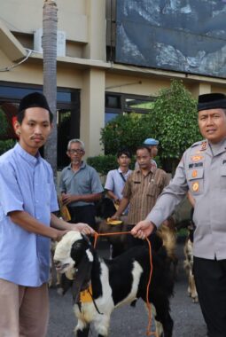 Polres Purworejo Distribusikan Hewan Kurban, Wujud Kepedulian dan Pengabdian kepada Masyarakat