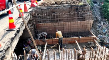 Dinas PUPR Kota Semarang Dan PT PRABA MAS HILL Mulai Pembongkaran Jembata DI Jalan Simongan, Rencana Sudah Disiapkan Jauh -Jauh Hari