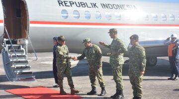 Danrem 072/Pamungkas Sambut kedatangan Panglima TNI di Lanud Adisutjipto