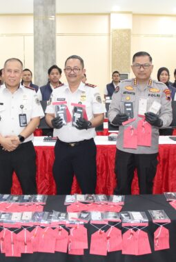 Polda Jateng Bersama FBI Gagalkan Operasi Sindikat Penipuan Online Internasional di Solo Raya