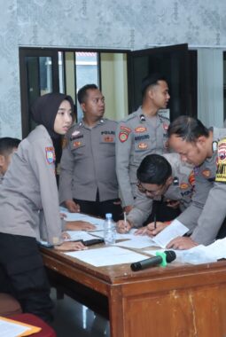 Polres Karanganyar Peduli Berantas TB Paru, Bhabinkamtibmas Jalani Screening Kesehatan