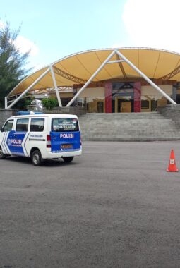 Polantas Menyapa: Hari Pertama Operasi Patuh Candi 2026, Satlantas Polres Karanganyar Edukasi Pentingnya Kepemilikan SIM yang Sah