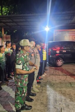 Jaga Malam Akhir Pekan, Polsek Bungbulang Gelar Apel KRYD gabungan demi Kenyamanan Warga
