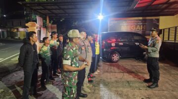 Jaga Malam Akhir Pekan, Polsek Bungbulang Gelar Apel KRYD gabungan demi Kenyamanan Warga