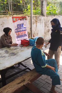 Sidokkes Polres Wonogiri Gelar Cek Kesehatan Gratis dan Screening TB Paru di Rumah Pelayanan Sosial Esti Utomo