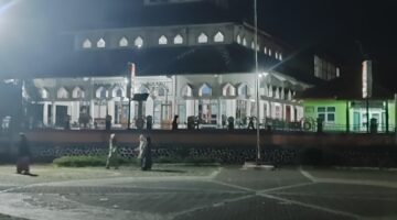 Menjemput Sehat di Jantung Garut Selatan: Pesona Subuh di Alun-Alun Bungbulang