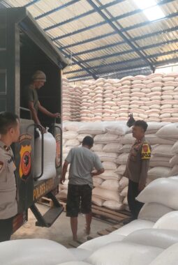 Polsek Caringin Kawal Penyerapan 4 Ton Jagung Hasil Panen Raya untuk Dukung Ketahanan Pangan Nasional