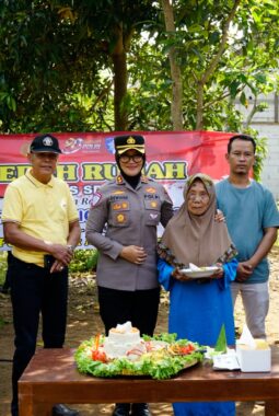 Berkah Dari Polisi BAIK, Mbah Lampi Terima Rezeki Bedah Rumah Kapolres Sragen di Momen HUT Bhayangkara ke-80