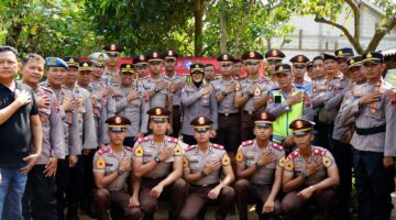 Semangat Bhayangkara Muda Mengabdi, 17 Taruna-Taruni Akpol Turun Langsung Bedah Rumah Mbah Lampi di Sragen
