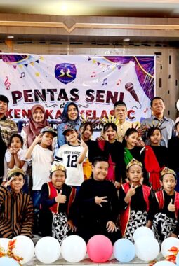PENTAS SENI DAN KENAIKAN KELAS 3C SD N 01 NGALIYAN SEMARANG