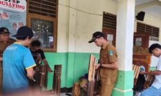Ada Yang Unik, Bukan Cuma Murid, Guru-Guru SMPN 2 Caringin Garut Juga Jago ‘Nge-Band’ Pake Calung!
