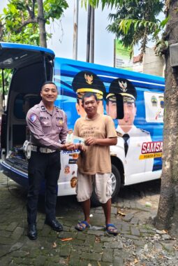 Polantas Menyapa di Samsat Keliling, Satlantas Karanganyar Edukasi Pentingnya Tertib Administrasi Kendaraan