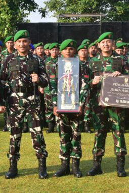 Danrem 072/Pamungkas Pimpin Upacara 17-an dan Penyerahan Penghargaan Juara Harapan I Lomba Karya Bakti TNI AD