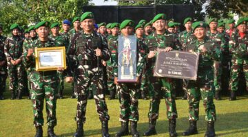 Danrem 072/Pamungkas Pimpin Upacara 17-an dan Penyerahan Penghargaan Juara Harapan I Lomba Karya Bakti TNI AD