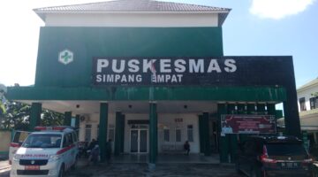 Warga Keluhkan Lambanya Pelayanan Puskesmas Simpang Empat, Pasien Mengaku Harus Menunggu Berjam-Jam untuk Berobat dan Mengurus Rujukan