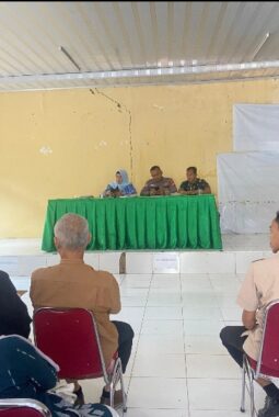 HIMPUNAN MAHASISWA GUNUNGSARI Sampaikan Hasil Kajian Program Makan Bergizi Gratis dalam Rapat Koordinasi Kecamatan Gunungsari