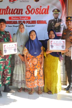 Polres Kendal Gelar Bakti Sosial Kesehatan dan Bansos di Jatirejo, 50 Warga Terima Bantuan