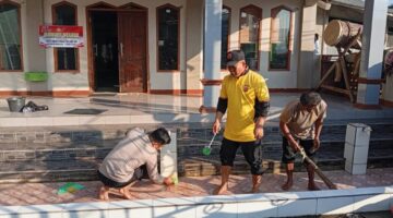 Bhakti Religi” Sambut HUT Bhayangkara ke-80, Polsek Bungbulang Percantik Masjid Babussalam