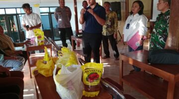 Minyak Goreng Bantuan Pangan Berbau Minyak Tanah di Kismantoro, Bulog dan Produsen Siap Ganti Seluruh Produk