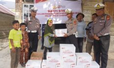 Polantas Menyapa : Hingga Hari ini 3.360 Paket Bansos dan 24 Titik Air Bersih Disalurkan Polda Riau 