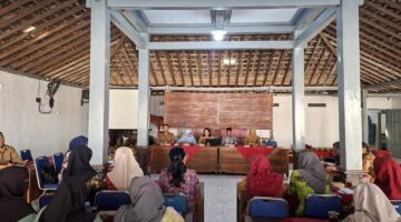 RUMAH DESA SEHAT SIDOHARJO: DARI RUANG RAPAT MENUJU GENERASI SEHAT MASA DEPAN