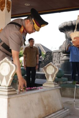 Ziarah Hari Bhayangkara ke-80, Polda DIY Kenang Jasa Pahlawan dan Teguhkan Semangat Pengabdian
