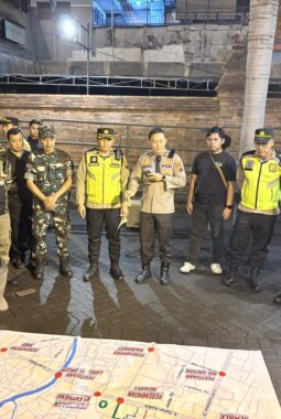 Polres Kudus Siagakan Ratusan Personel Amankan Pembagian Nasi Jangkrik Buka Luwur Sunan Kudus