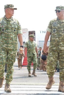 Tinjau Infrastruktur Satuan dan Cagar Budaya, Wakil Panglima TNI Gelar Kunjungan Kerja di Wilayah Jawa Tengah