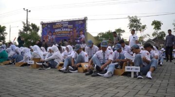 Sepatu Gratis dari Polres Sukoharjo Bukan Sekadar Bantuan, Pelajar Mengaku Lebih Termotivasi Belajar