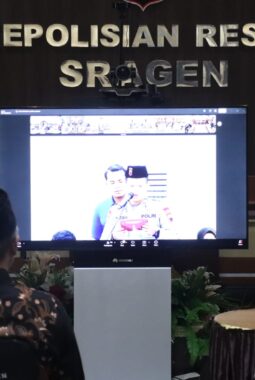 Doa Lintas Agama Warnai HUT Bhayangkara ke-80, Polres Sragen dan Tokoh Agama Bersatu Panjatkan Harapan untuk Indonesia